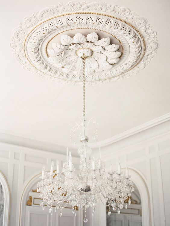 Why Modern Ceiling Medallions Are the Quiet Hero of 2026 Interior Design