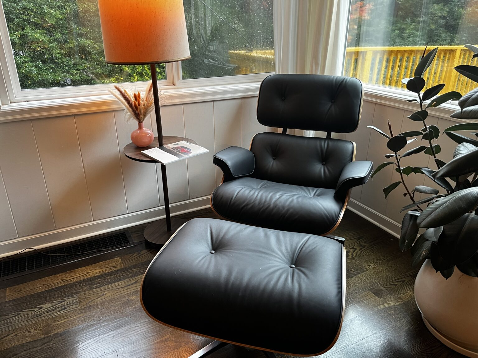 Eames Lounge Chair Replica: The Iconic Chair Review - Modern Dens intended for Essential Features That Separate Good Eames Replicas from Cheap Knockoffs