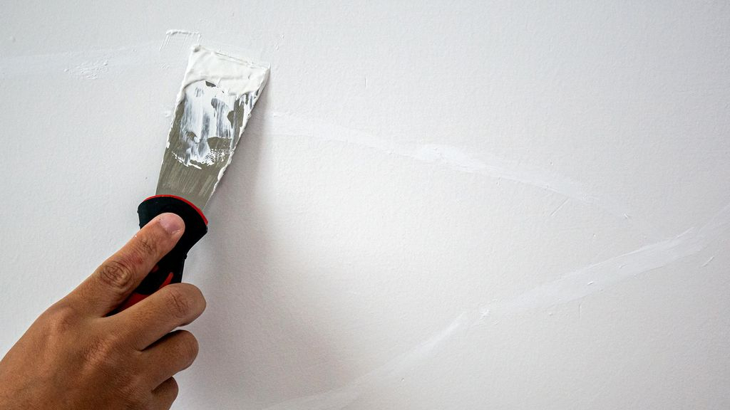 Learn How To Repair Cracks In Plaster In Three Easy Steps | Homebuilding intended for Why Your Venetian Plaster Cracks and How to Fix It