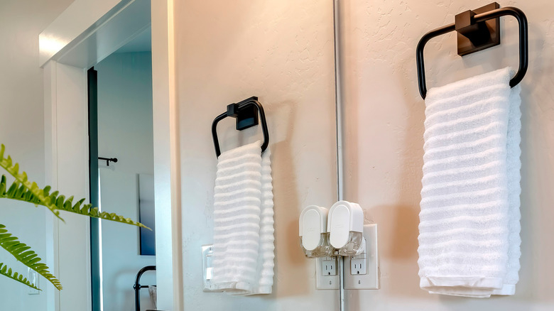 The Ideal Height For Your Bathrooms Towel Bar And Hooks inside Towel Bar Vs Hook Bathroom