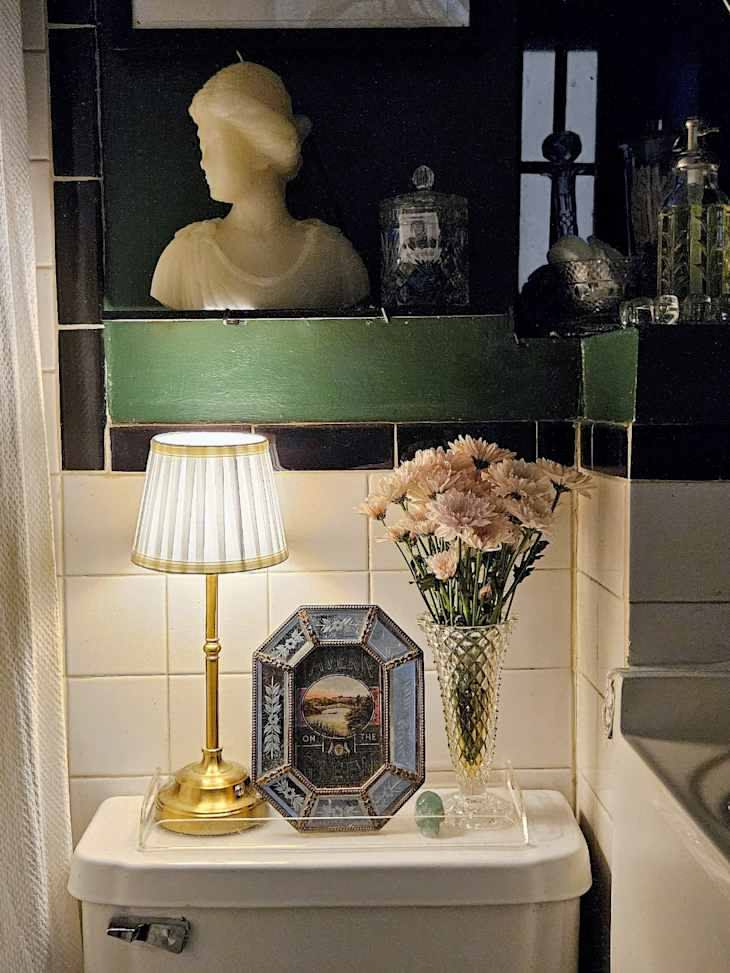 This Cottage’s Packed With ‘60S Charm, Like A Dreamy Vintage Lavender ... intended for Blending Art Nouveau and Art Deco styles with Roy Slade’s vintage bathroom inspiration