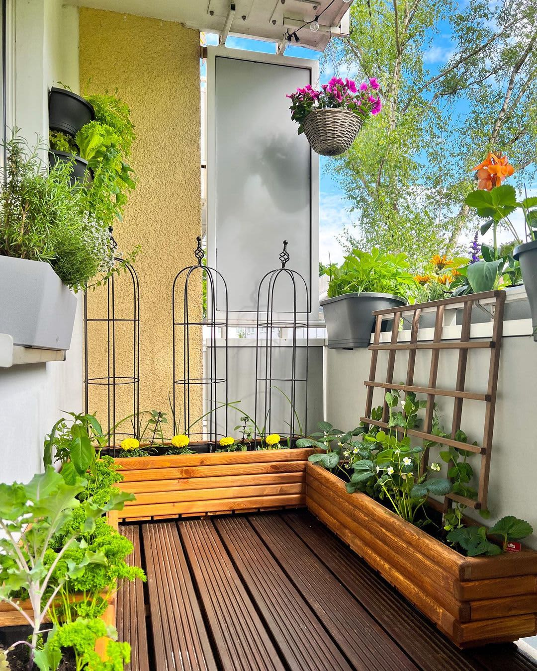 35 Balcony Gardens That Teach "Grow More In Less Space" intended for Balcony Design Small Apartment