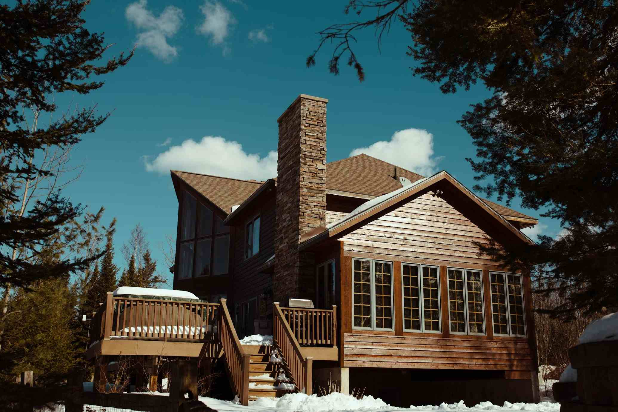 Traditional Log Cabin Vs Modern Prefabrication Cabin Building Techniques intended for The evolution of cabin design from traditional logs to sophisticated timber retreats