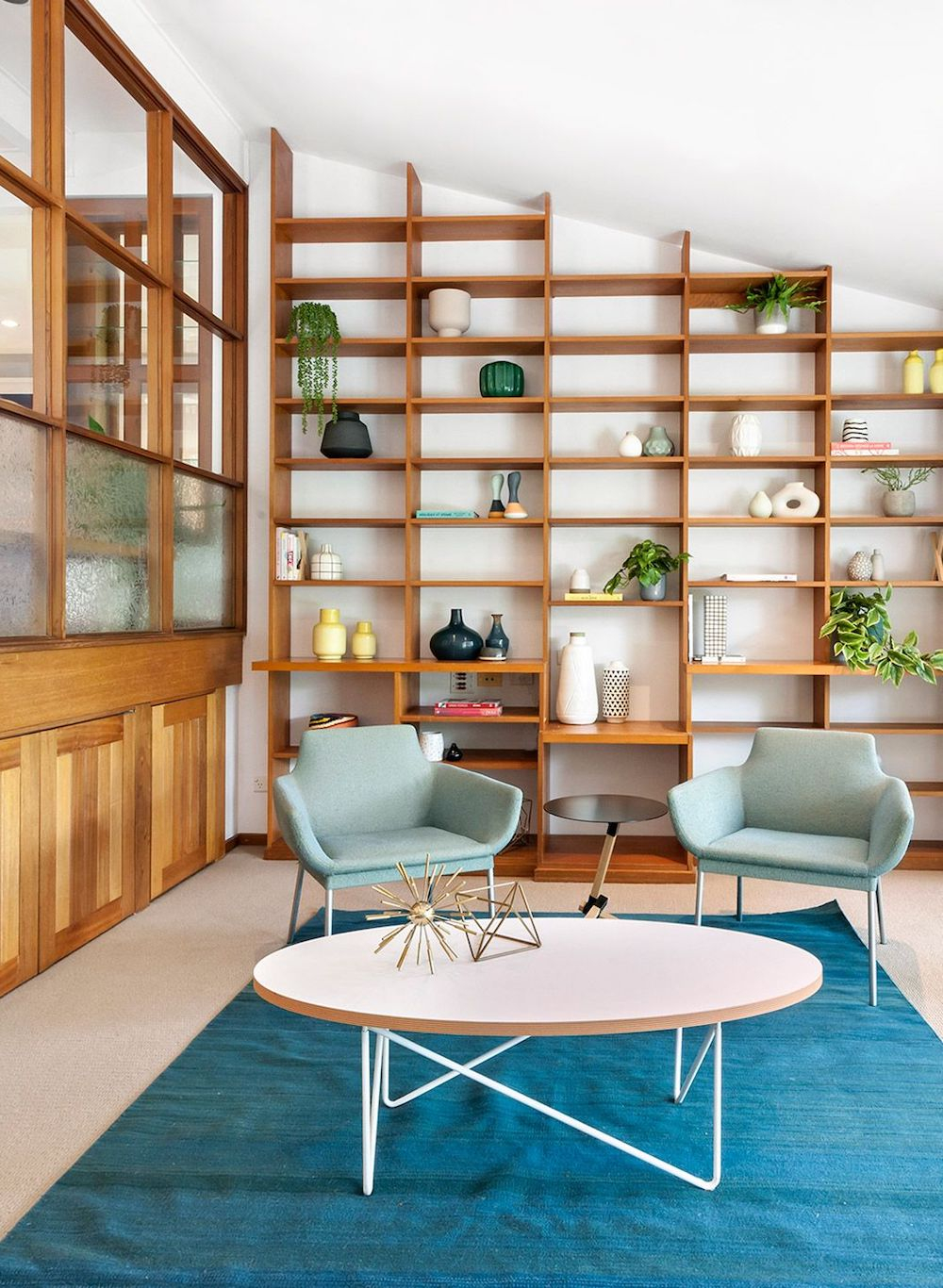 1950S Modern Living Room within How everyday families are adapting mid century modern pieces for modern living