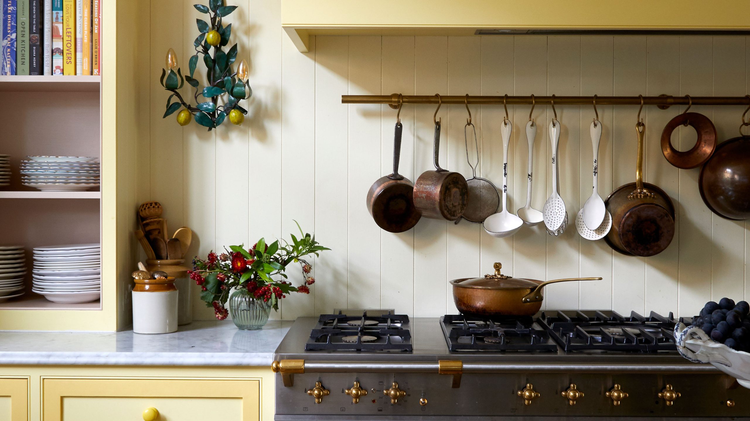 Kitchen Pans for Clever Ways to Fit Every Single Pot into a Tiny Kitchen