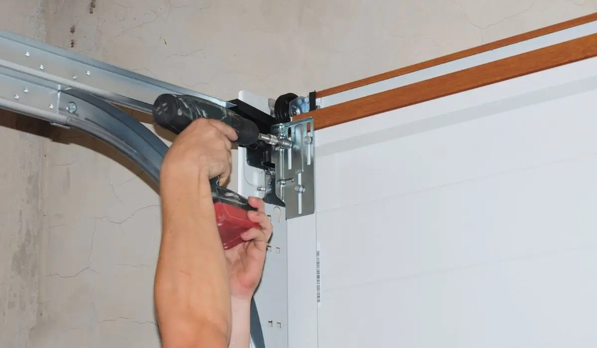 Why Your Garage Door Is Noisy | Fast Repair Solutions for Why your garage door makes that awful noise and how to fix it before it breaks